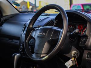 Isuzu D-Max 250 Extended cab Hi-Ride auto - Image 15