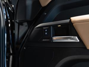 Land Rover Defender 110 D350 X-Dynamic HSE - Image 24