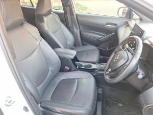 Toyota Corolla Cross 1.8 Hybrid GR-Sport - Image 19