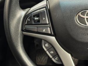 Toyota Vitz 1.0 XR manual - Image 9