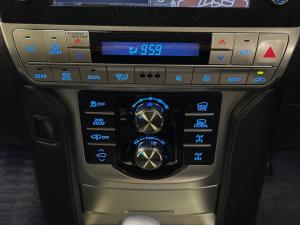 Toyota Land Cruiser Prado 4.0 VX-L - Image 14