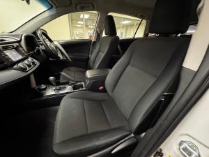 Toyota RAV4 2.0 GX auto - Image 7