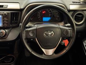 Toyota RAV4 2.0 GX auto - Image 8