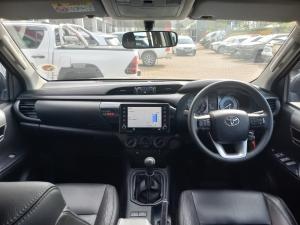 Toyota Hilux 2.4GD-6 double cab Raider manual - Image 6