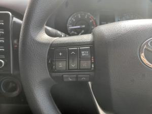 Toyota Hilux 2.4GD-6 double cab Raider manual - Image 9