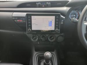 Toyota Hilux 2.4GD-6 double cab Raider manual - Image 13