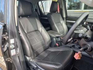 Toyota Hilux 2.4GD-6 double cab Raider manual - Image 14