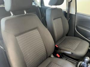 Volkswagen Polo Vivo 1.4 Trendline - Image 11