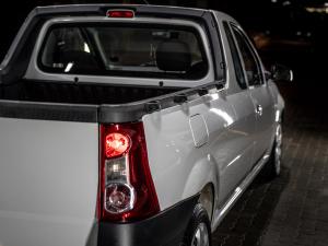 Nissan NP200 1.6i safety pack (aircon) - Image 17