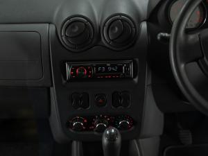 Nissan NP200 1.6i safety pack (aircon) - Image 22