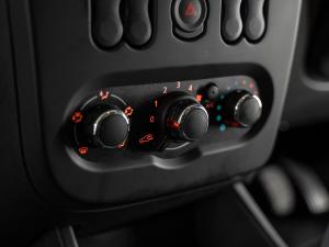 Nissan NP200 1.6i safety pack (aircon) - Image 29