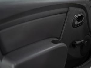 Nissan NP200 1.6i safety pack (aircon) - Image 31