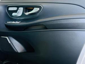 Mercedes-Benz V-Class V300d Exclusive - Image 16