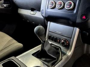 Nissan Navara 2.5dCi double cab 4x4 Safari auto - Image 14