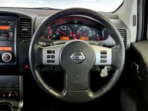 Nissan Navara 2.5dCi double cab 4x4 Safari auto - Image 15