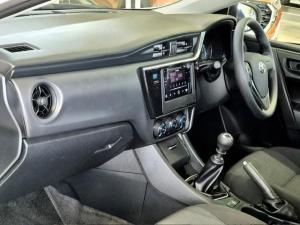 Toyota Corolla Quest 1.8 Plus manual - Image 14