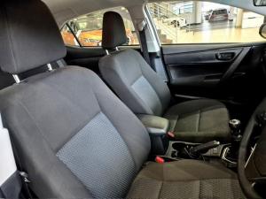 Toyota Corolla Quest 1.8 Plus manual - Image 6