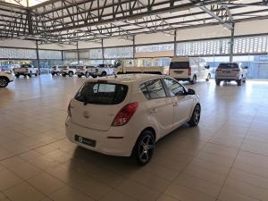 Hyundai i20 1.4 Fluid - Image 3