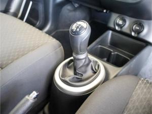 Toyota Vitz 1.0 XR manual - Image 9