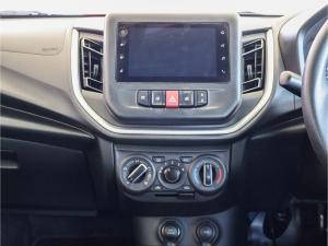 Toyota Vitz 1.0 XR manual - Image 10