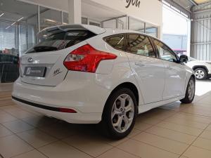 Ford Focus hatch 1.6 Trend - Image 2