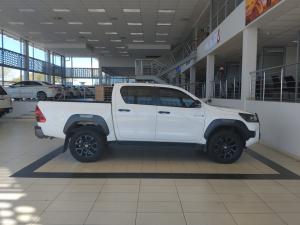 Toyota Hilux 2.8GD-6 double cab 4x4 Legend auto - Image 4
