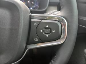 Volvo XC40 B3 Plus Dark - Image 10