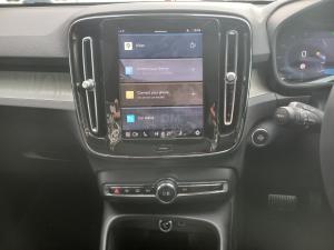 Volvo XC40 B3 Plus Dark - Image 13