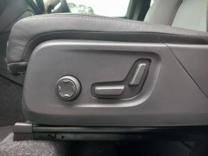 Volvo XC40 B3 Plus Dark - Image 16