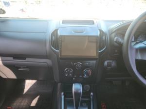 Isuzu D-MAX 300 HI-RIDE automatic D/C - Image 10