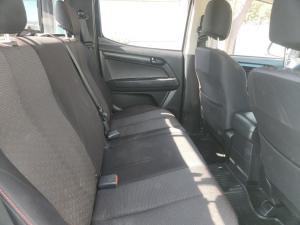 Isuzu D-MAX 300 HI-RIDE automatic D/C - Image 11