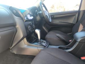 Isuzu D-MAX 300 HI-RIDE automatic D/C - Image 7