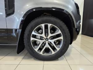 Land Rover Defender 110 D300 X-Dynamic SE - Image 6