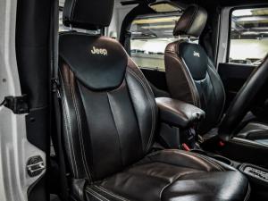 Jeep Wrangler 3.6L Polar Edition - Image 12