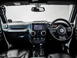Jeep Wrangler 3.6L Polar Edition - Image 13