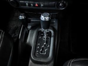 Jeep Wrangler 3.6L Polar Edition - Image 15