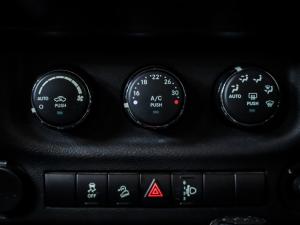Jeep Wrangler 3.6L Polar Edition - Image 16
