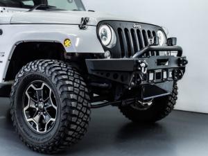 Jeep Wrangler 3.6L Polar Edition - Image 3