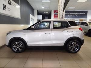 Mahindra XUV300 1.2T W4 SE - Image 7