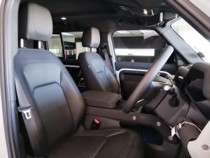 Land Rover Defender 110 D300 X-Dynamic SE - Image 13