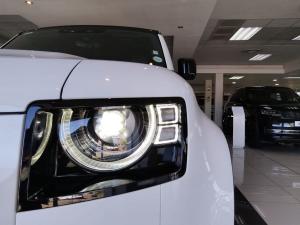 Land Rover Defender 110 D300 X-Dynamic SE - Image 19