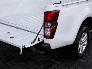 Isuzu D-Max 1.9TD single cab LS auto - Image 17