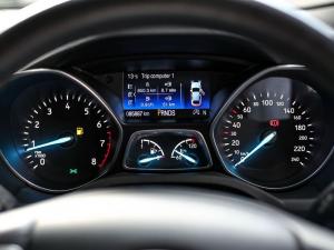 Ford Kuga 1.5T Ambiente auto - Image 12