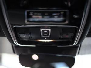 Land Rover Range Rover Velar D200 R-Dynamic HSE - Image 19