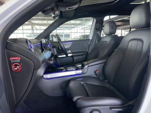 Mercedes-Benz GLB GLB220d 4Matic AMG Line - Image 2