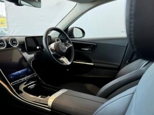 Mercedes-Benz C-Class C220d Avantgarde - Image 5