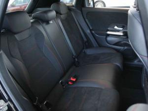 Mercedes-Benz GLA GLA200d Progressive - Image 19
