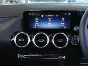 Mercedes-Benz GLA GLA200 Progressive - Image 11