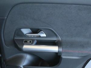 Mercedes-Benz GLA GLA200 Progressive - Image 18