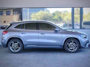 Mercedes-Benz GLA GLA200 Progressive - Image 3